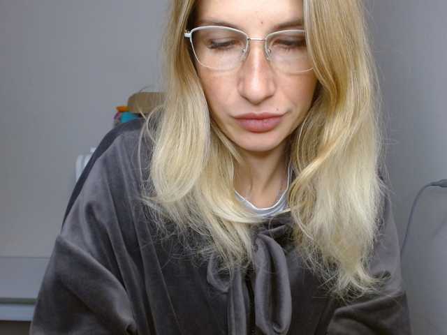 LunaVibe-V live cam on BongaCams