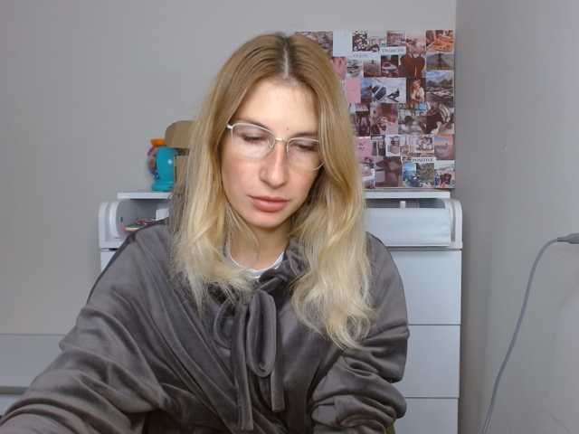 LunaVibe-V live cam on BongaCams