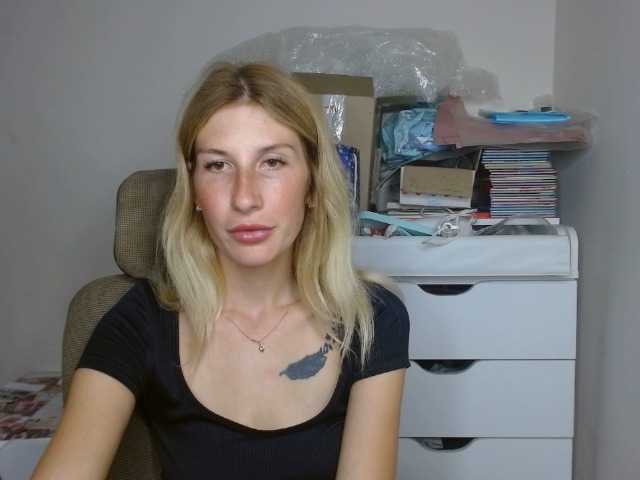 LunaVibe-V live cam on BongaCams