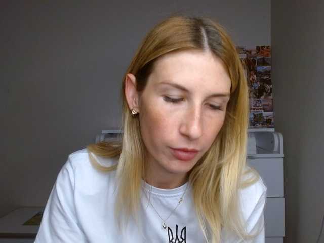 LunaVibe-V live cam on BongaCams