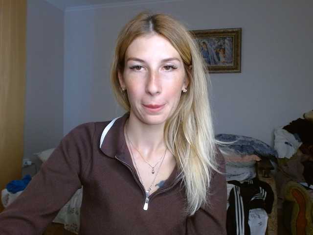 LunaVibe-V live cam on BongaCams