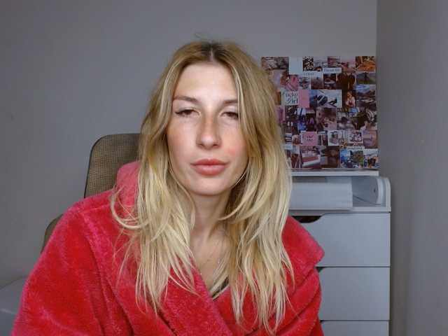 LunaVibe-V live cam on BongaCams