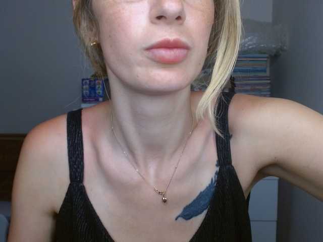 LunaVibe-V live cam on BongaCams
