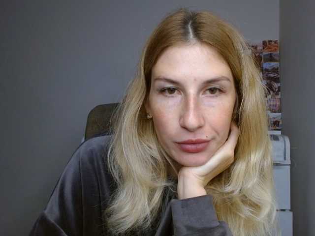 Rita_Atir live cam preview