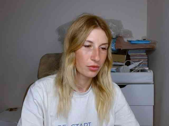 LunaVibe-V Live Webcam on BongaCams