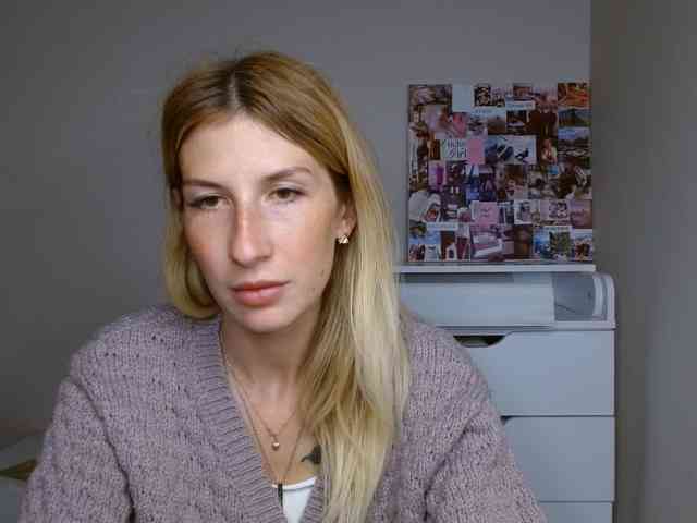 LunaVibe-V Live Webcam on BongaCams