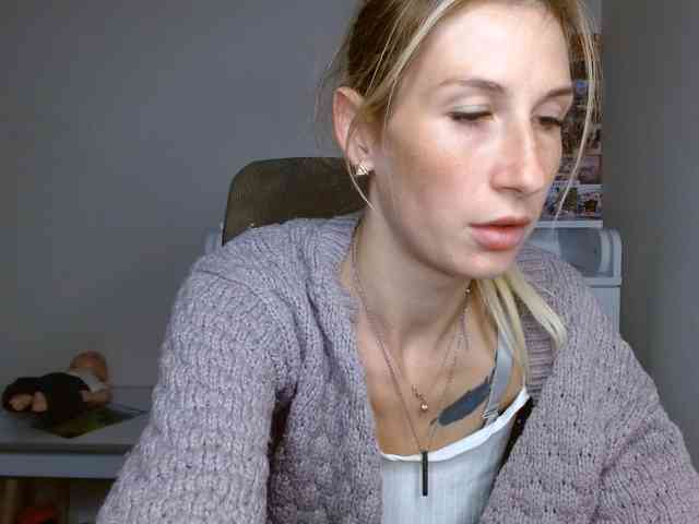 LunaVibe-V Live Webcam on BongaCams
