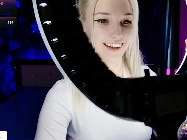 go to chat with NaomiHita