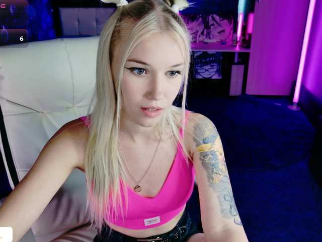 go to chat with NaomiHita