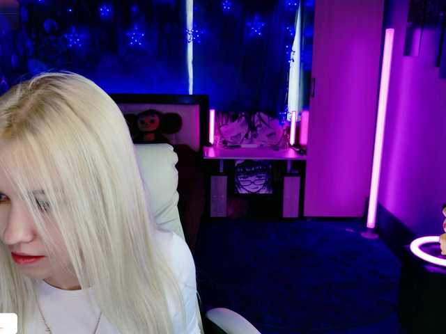 go to chat with NaomiHita
