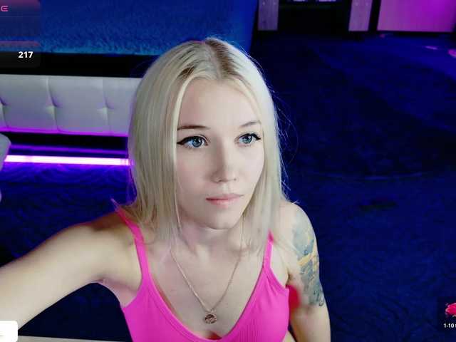 NaomiHita live webcam show