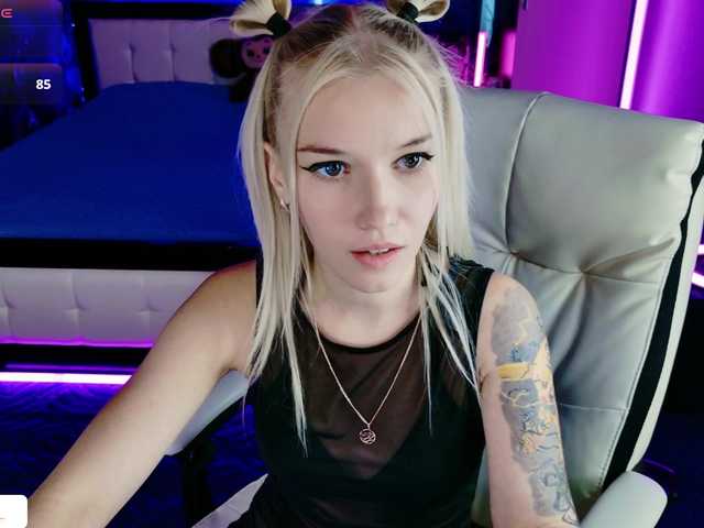 go to chat with NaomiHita