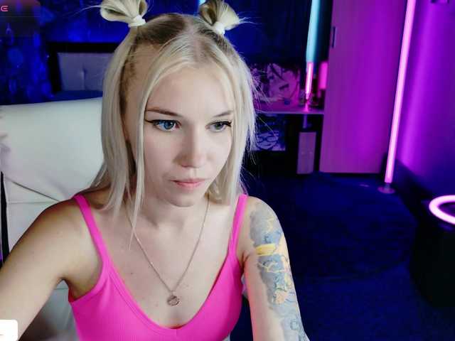 go to chat with NaomiHita