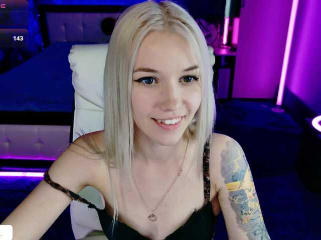 go to chat with NaomiHita