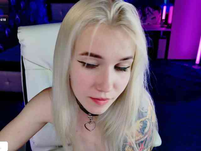 NaomiHita webcam