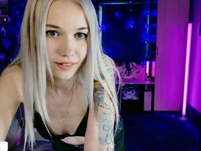 NaomiHita webcam