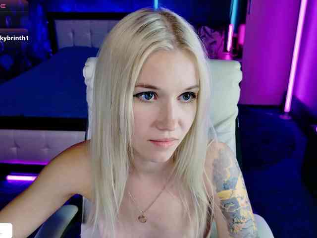NaomiHita webcam