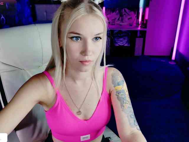 NaomiHita webcam