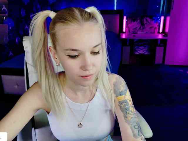 NaomiHita webcam