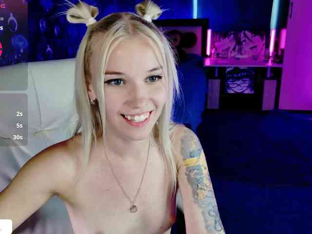 NaomiHita webcam