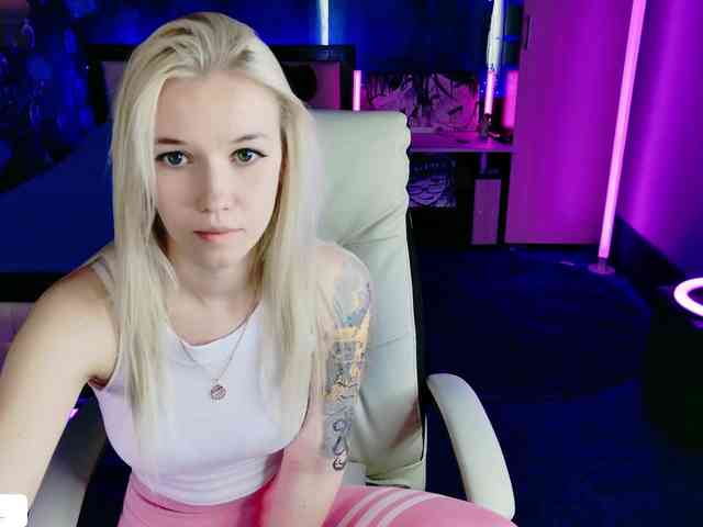NaomiHita webcam