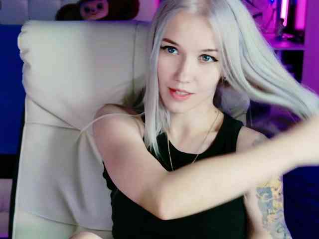 NaomiHita webcam