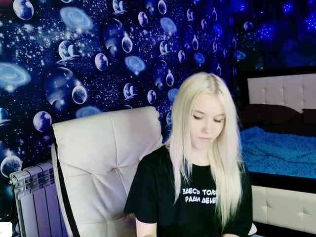 NaomiHita webcam
