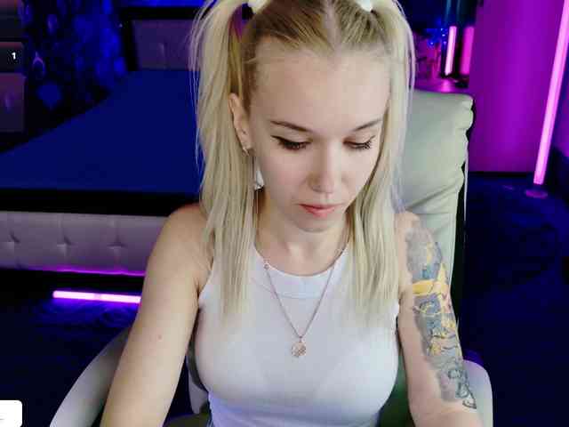 NaomiHita webcam