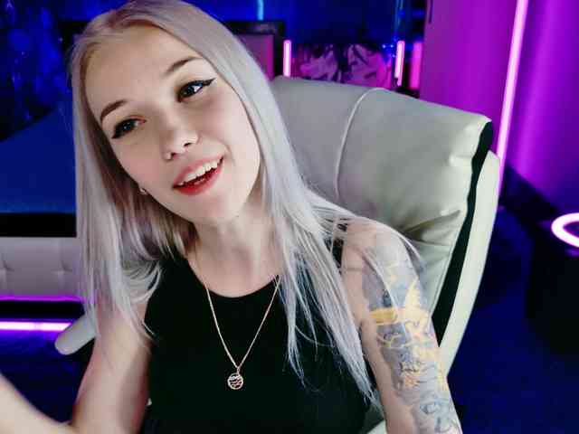 NaomiHita webcam