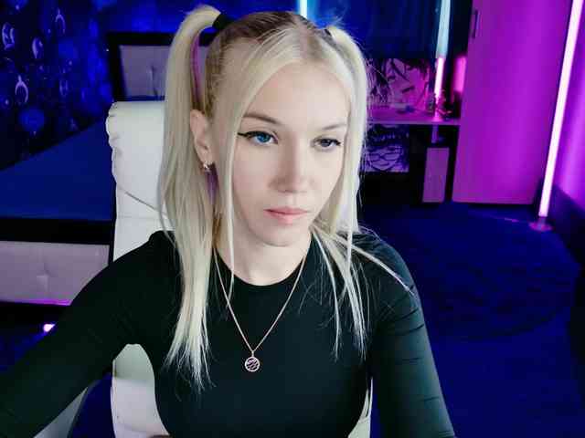 NaomiHita webcam