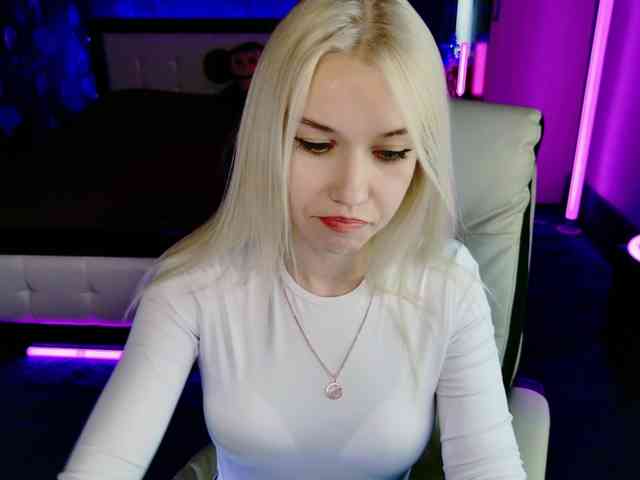 NaomiHita webcam