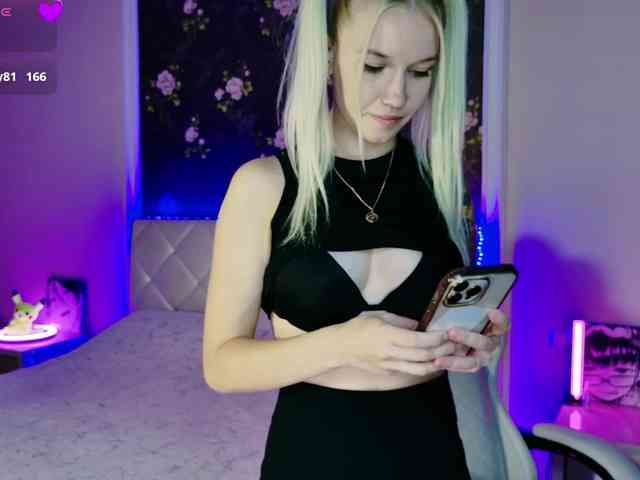 NaomiHita webcam