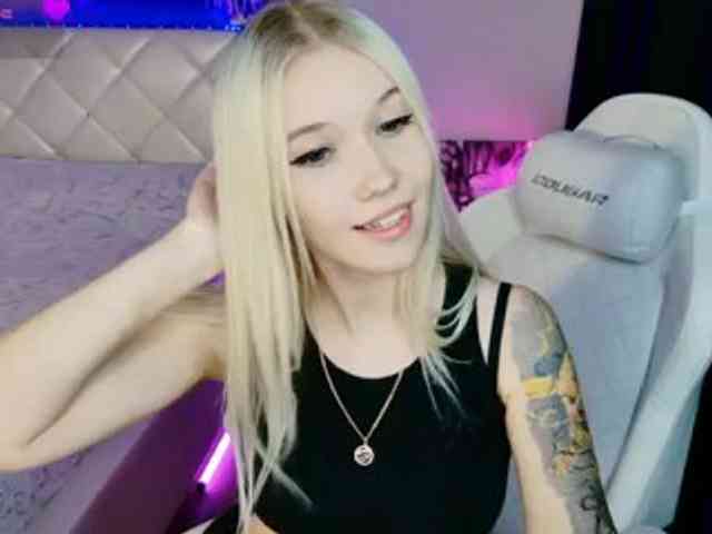 NaomiHita webcam
