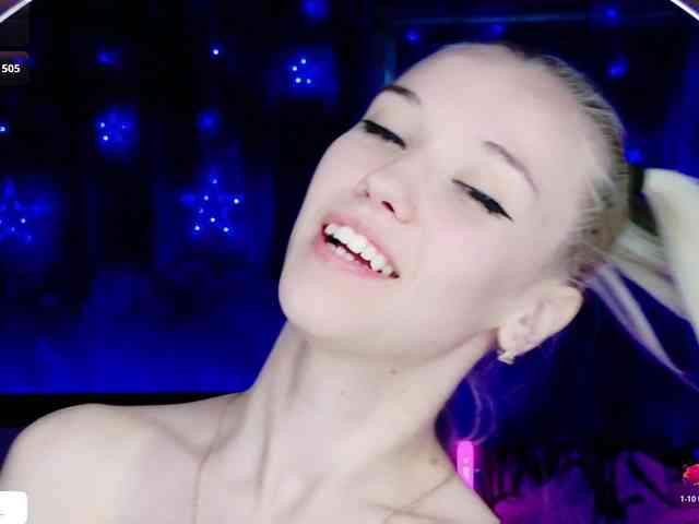 NaomiHita webcam
