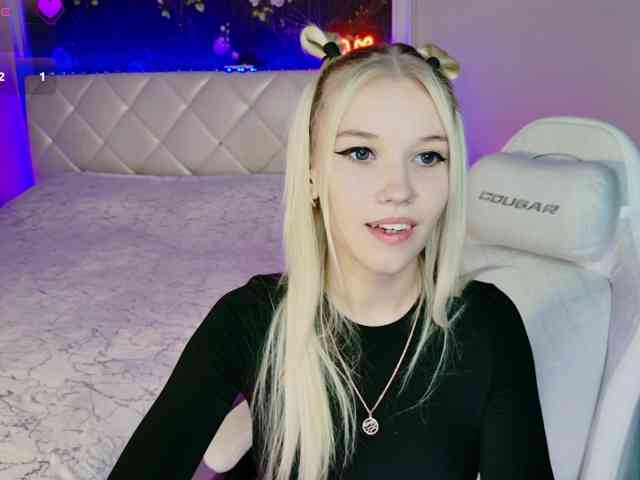NaomiHita webcam