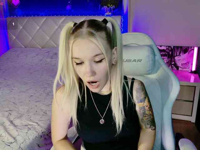 NaomiHita webcam