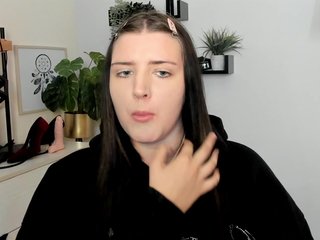 Miabrunette22