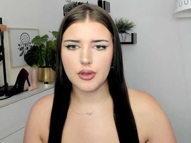 Miabrunette22