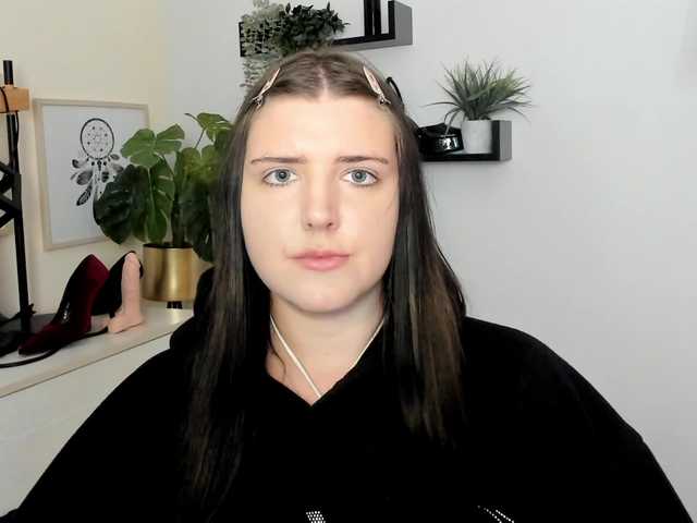 Miabrunette22 live cam on BongaCams