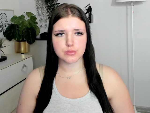 Miabrunette22