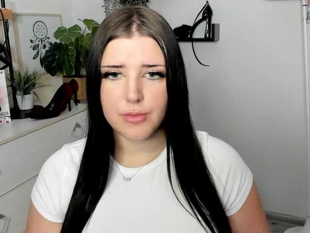Miabrunette22 live cam on BongaCams