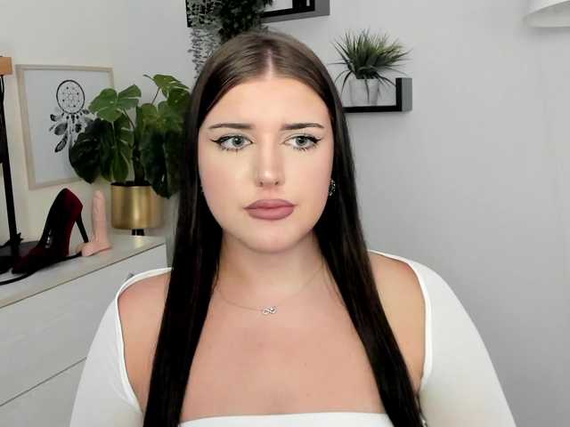 Miabrunette22