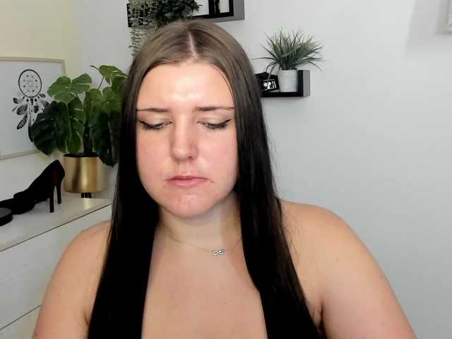 Miabrunette22 live cam on BongaCams