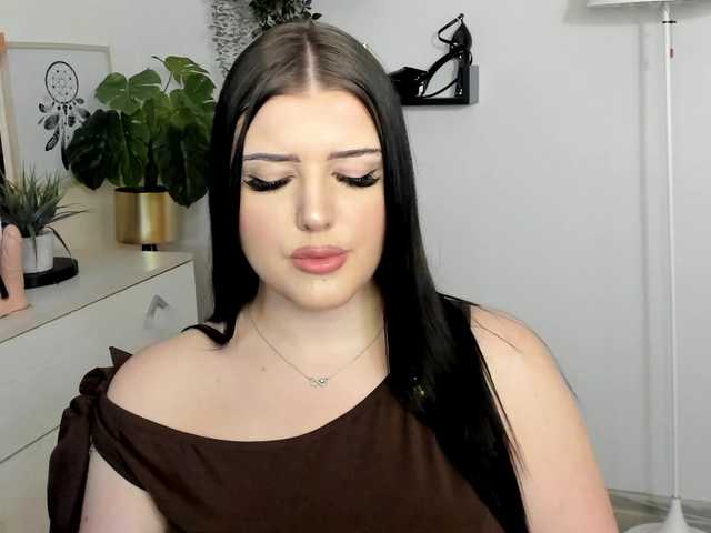 Miabrunette22