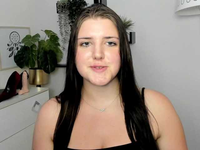 Miabrunette22 live cam on BongaCams