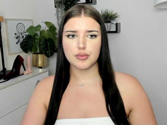 Miabrunette22