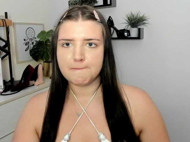 Miabrunette22 Live Cam on BongaCams