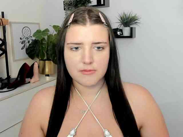 Miabrunette22