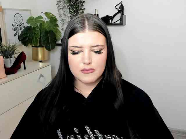 Miabrunette22