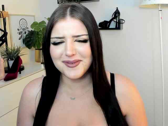 Miabrunette22